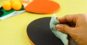 تمیز کردن راکت پینگ پنگ بعداز بازی