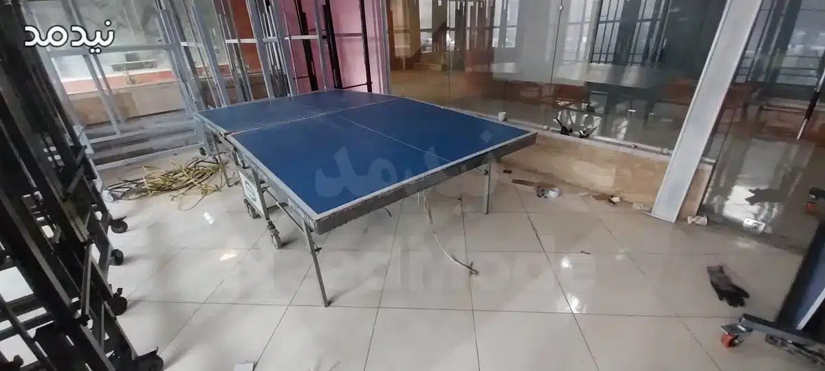 بادکردگی شدید رویه میز پینگ پنگ بر اثر نفوذ آب