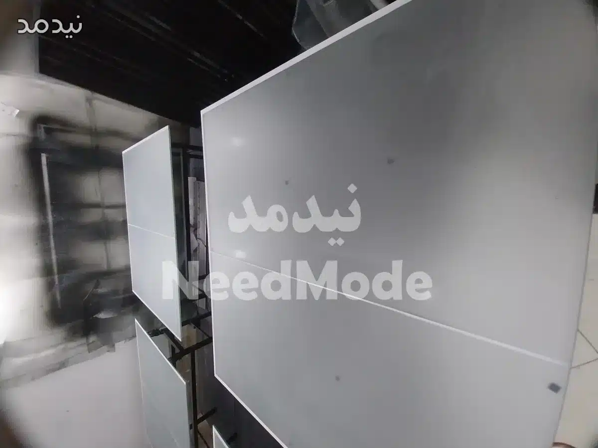 میز پینگ پنگ شیشه‌ای نیدمد