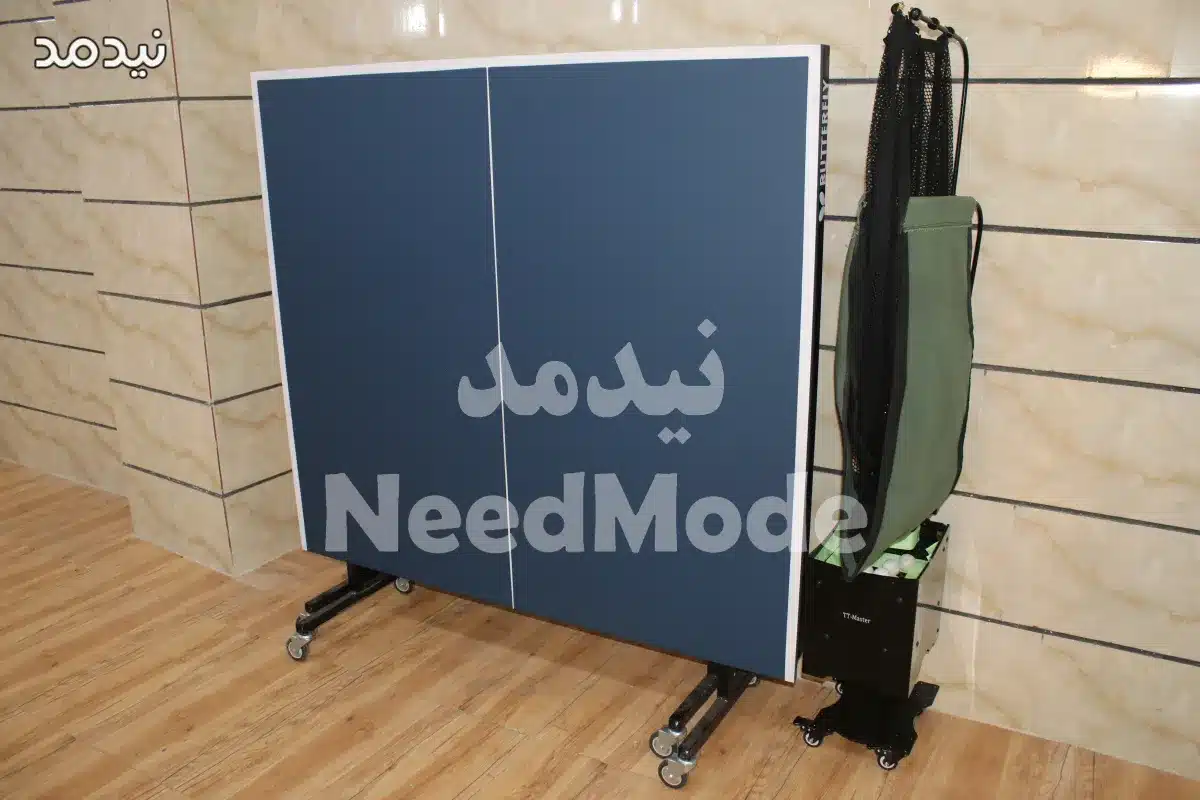 ربات Master Pro با سبد جمع‌کننده توپ اتوماتیک در محیط باشگاه