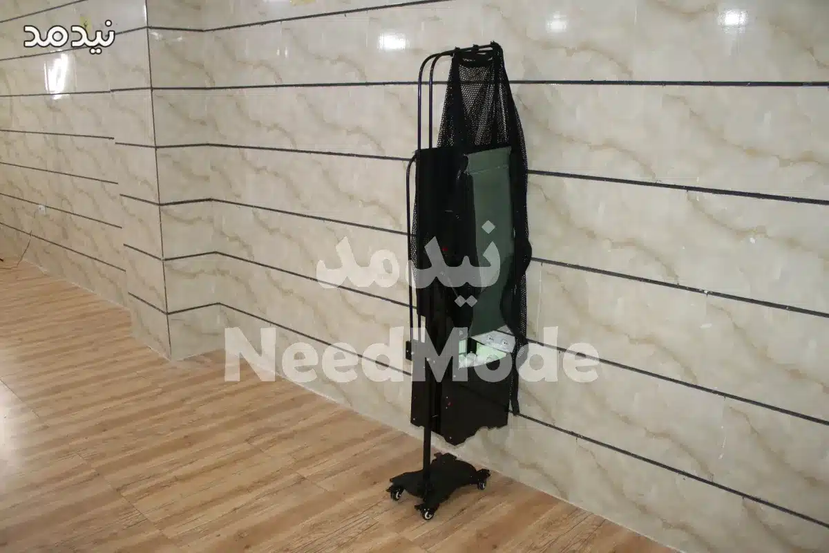 ربات پینگ پنگ نیدمد در حالت جمعشده و قابلحمل