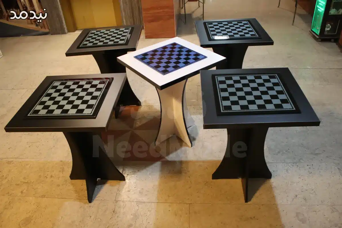 میز شطرنج MDF با صفحه شیشهای چاپشده 45×45 سانتیمتر